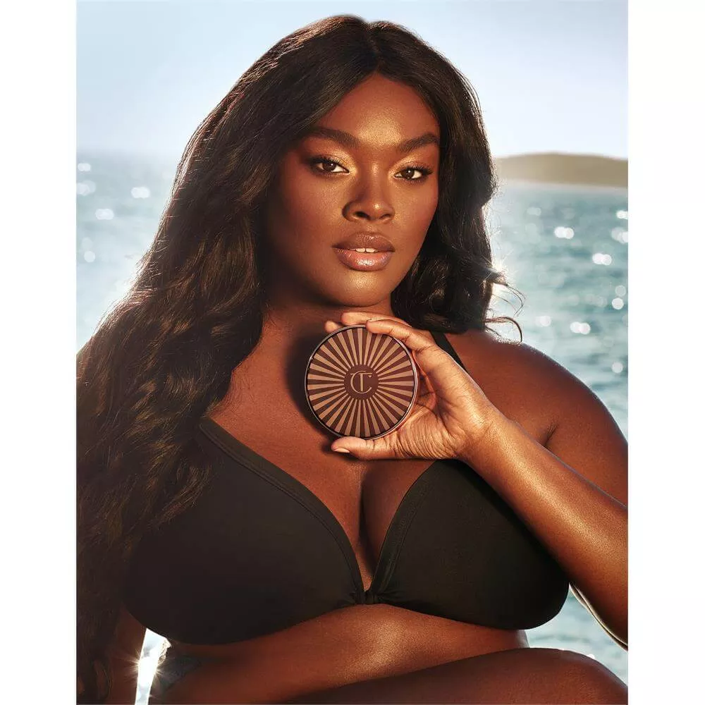 Charlotte Tilbury Beautiful Skin Bronzing Brush